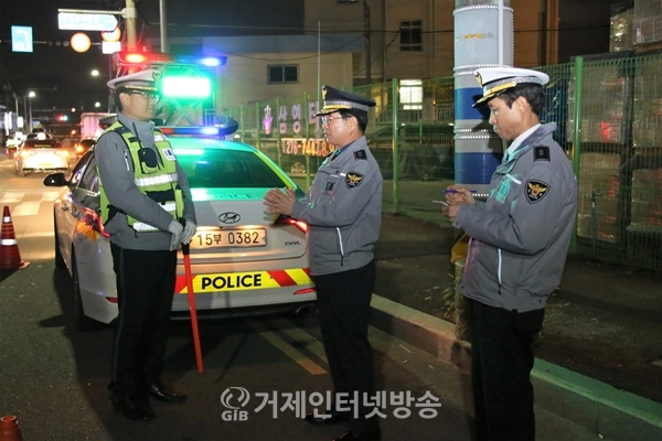 음주단속 현장을 찾은 김창용 경남경찰청장